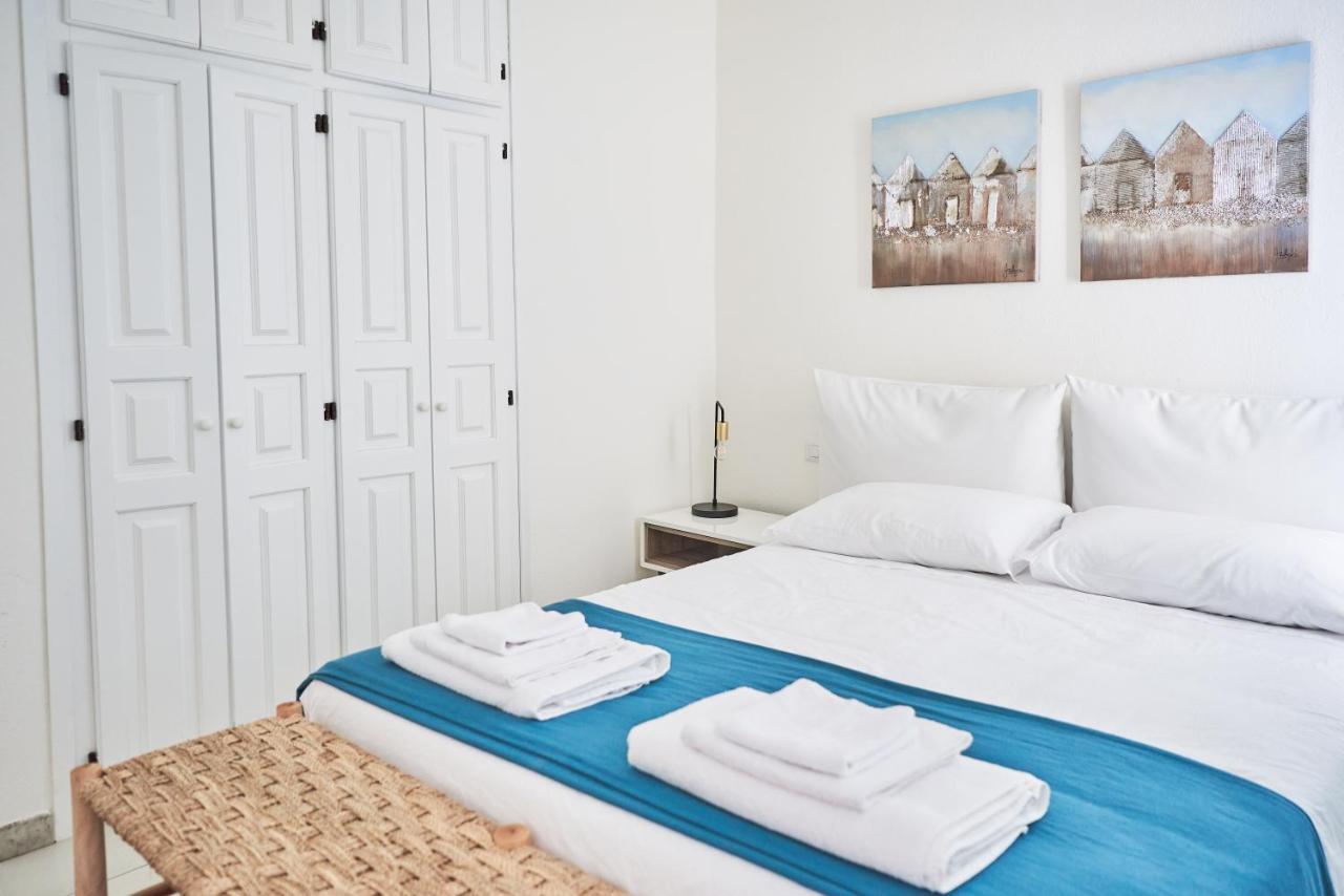 Seabay Aparthotel Golfo Aranci Exterior photo